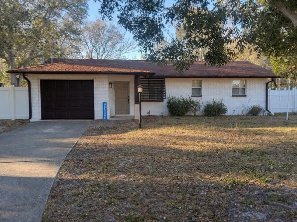 2806 Saint Croix Dr, Clearwater, FL 33759