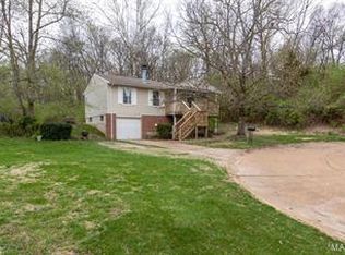 2597 Somerville Dr, High Ridge, MO 63049