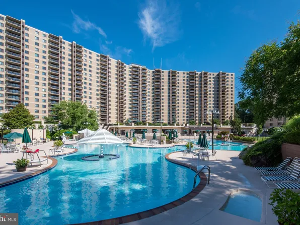 309 Yoakum Pkwy APT 308, Alexandria, VA 22304