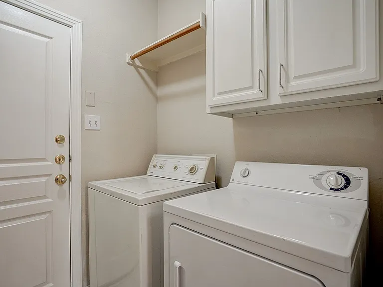 4502 Avenue B #B — Photo 23
