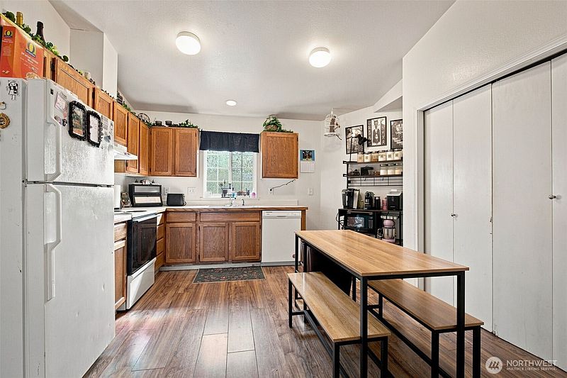 5th image of 1403 S 18th Avenue