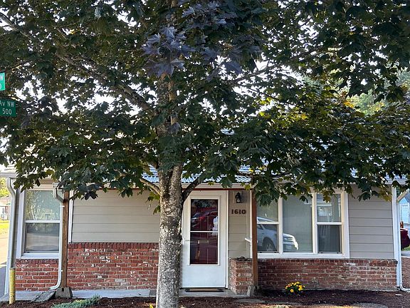 3rd image of 1610 6th St NW