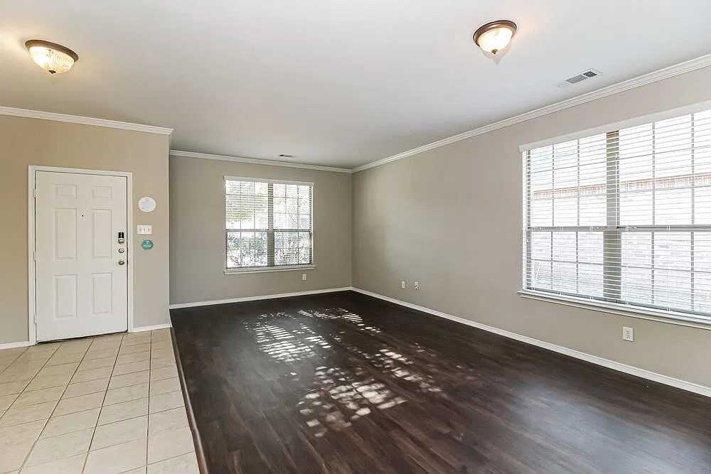 3 bed, 2.0 bath, 1994 sqft, $2,645 — Photo 4