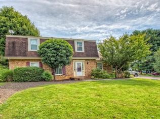 7308 Pin Oak Cir, Bristol, VA 24202