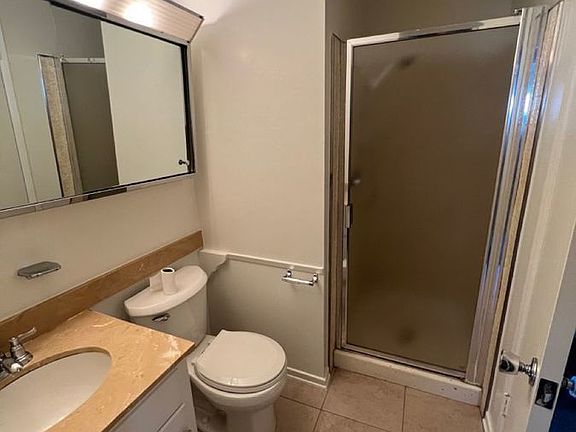 5th image of 559 Galsworthy St