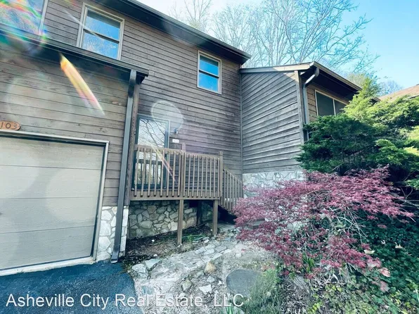701 Parkway Vista Dr, Asheville, NC 28805