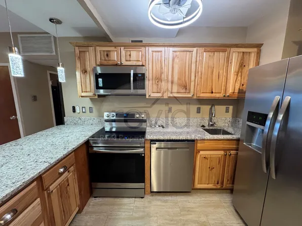 1271 Poplar Ave, Memphis, TN