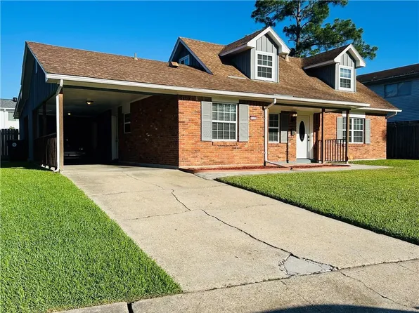 2121 Mediamolle Dr, New Orleans, LA 70114