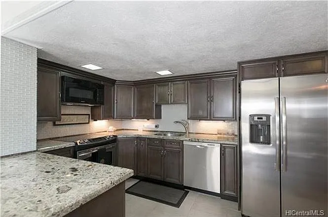 Building Photo - 2281 Ala Wai Blvd #504