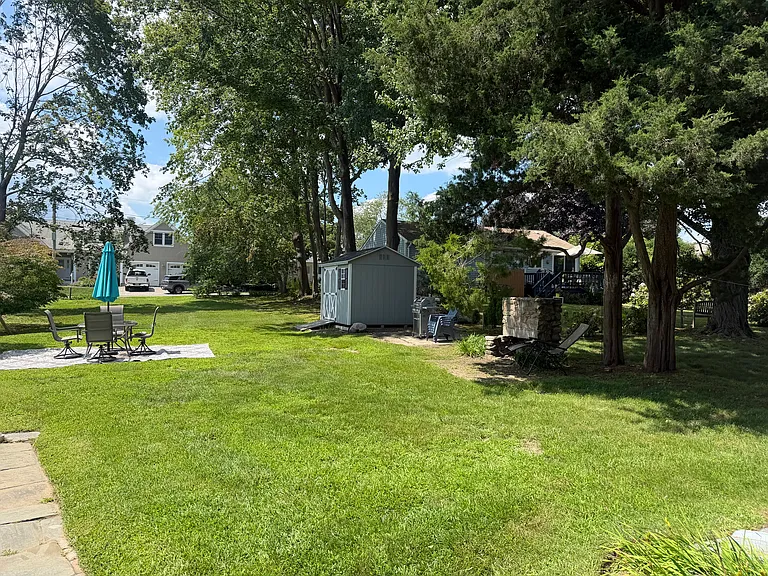 8 Merriweather Ave — Photo 13