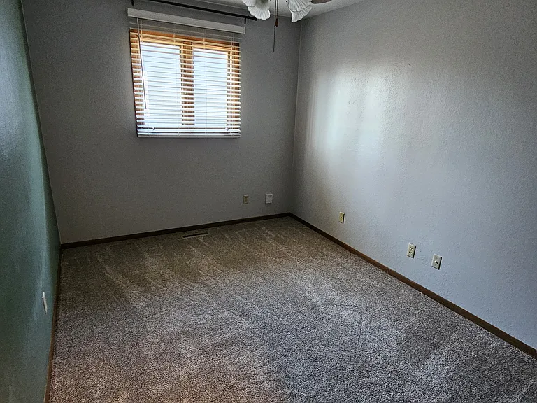 632 Garnet Dr — Photo 3