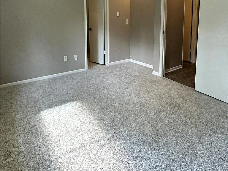 26403 Hunters Hollow Dr — Photo 12