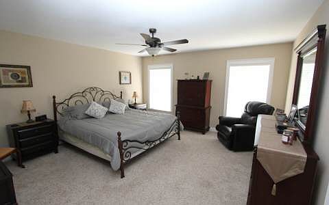 4th image of 305 S Huckleberry Lake Dr