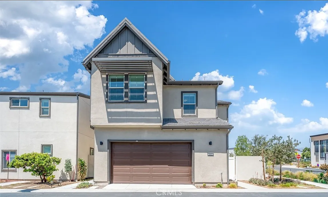 5 bed, 4.5 bath, 3315 sqft, $8,000 — Photo 2