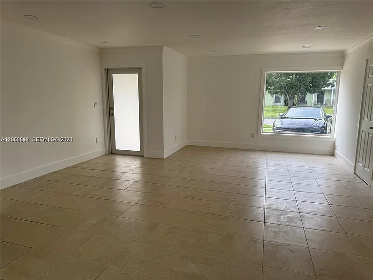10835 SW 154th Ter — Photo 7