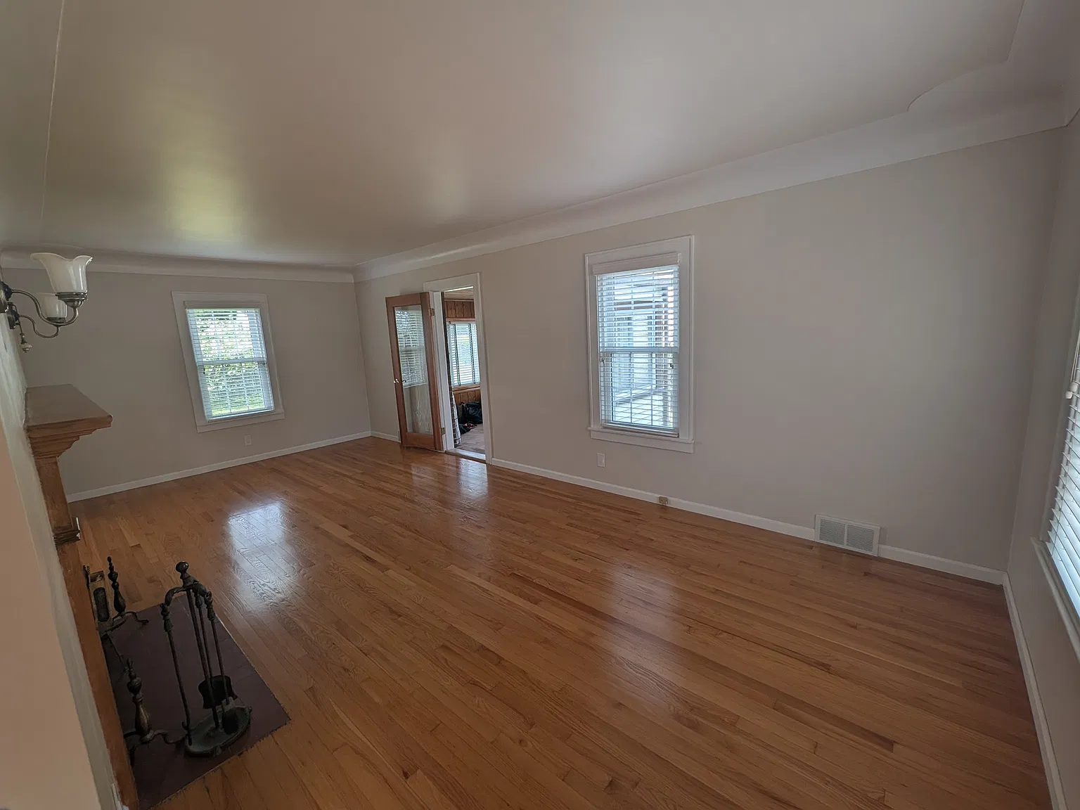 3 bed, 1.5 bath, 1555 sqft, $1,950 — Photo 3