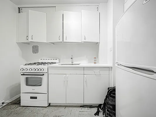 Rented by Metropolitan Property Group | media 10