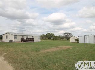 234 County Road 404, Floresville, TX 78114