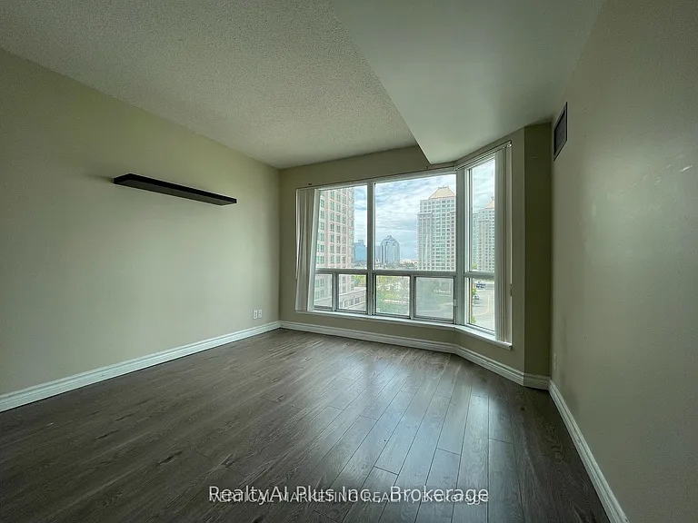 11 Lee Centre Dr #701 — Photo 8