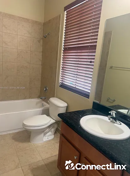 9044 SW 39th St — Photo 4