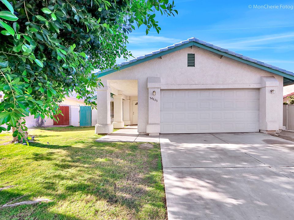 2nd image of 54625 Avenida Velasco