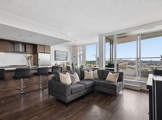 1550 Fern St #2303, North Vancouver, BC V7J 0A9