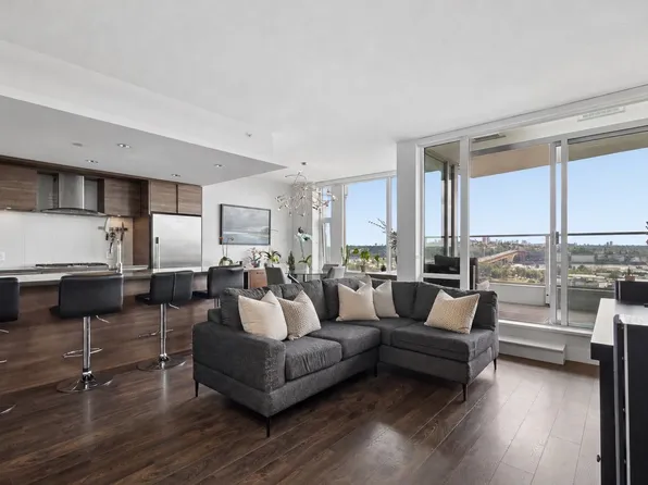 1550 Fern St #2303, North Vancouver, BC V7J 0A9