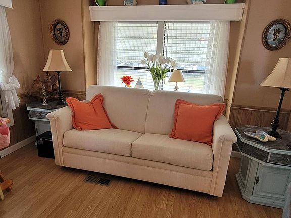 2nd image of 3607 Leilani Pl