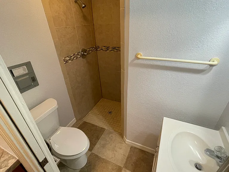 1008 E Columbus Dr #C — Photo 6