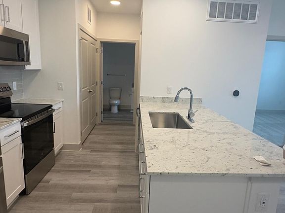 5th image of 2029 Grandway Dr #A3