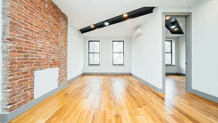Rented by Nooklyn NYC LLC | media 12