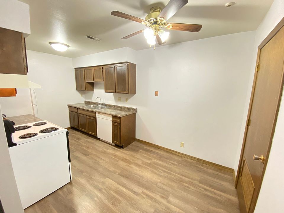 Le Chateau Apartment Rentals Waterloo, IA Zillow