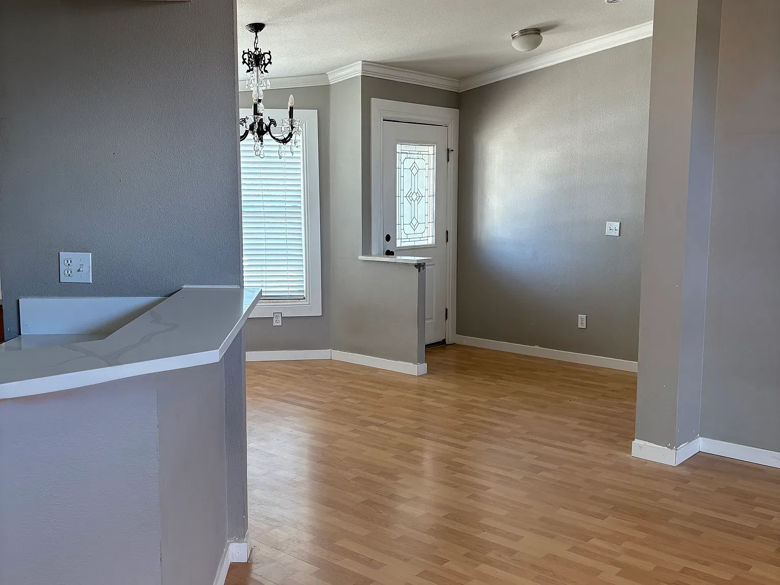 2657 W Yale Ave — Photo 4