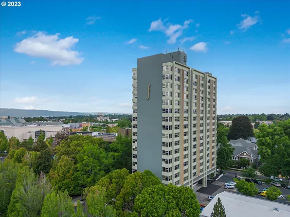 1220 NE 17th Ave APT 6B, Portland, OR 97232