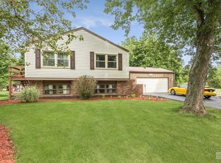 1867 Fays Ln, Sugar Grove, IL 60554