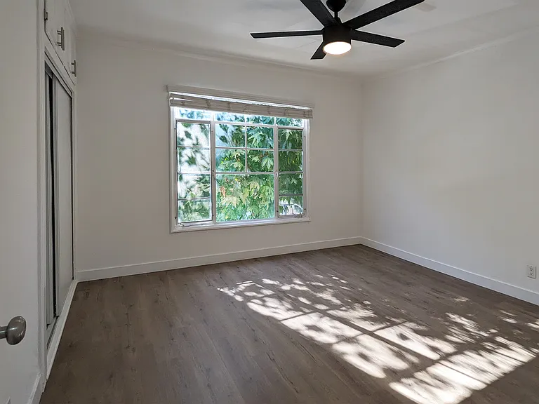 7675 Hollywood Blvd #10 — Photo 13