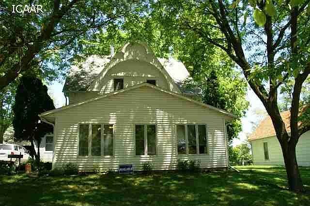 1st image of 316 E Oak St