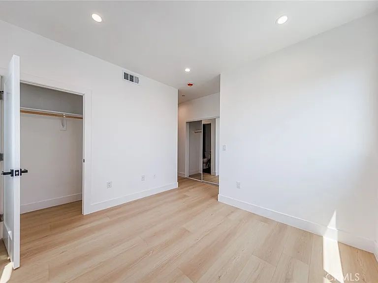 1065 S Corning St #A — Photo 38