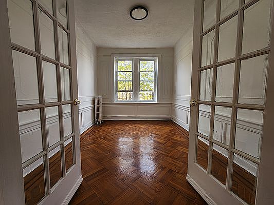 3rd image of 286 18th St #3