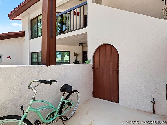 4th image of 6011 SE Martinique Dr APT 201