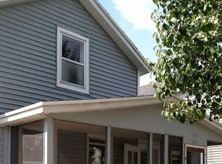422 Jackson Ave, Grand Haven, MI 49417