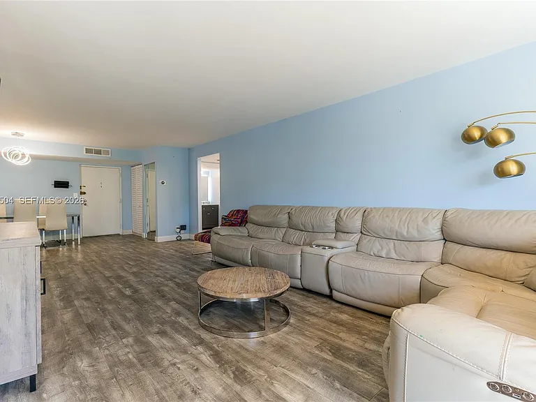 290 174th St #318 — Photo 11