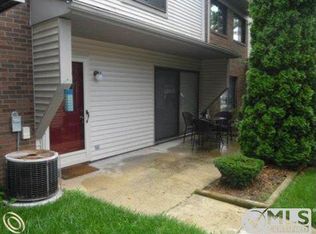 303 Spring Brooke Dr, Brighton, MI 48116