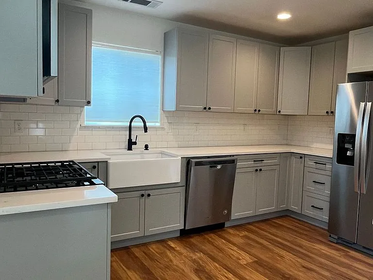 1129 Stewart Ave #B — Photo 4