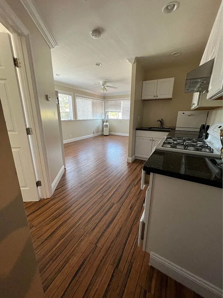1001 El Camino Real Menlo Park, CA 94025 — Photo 1