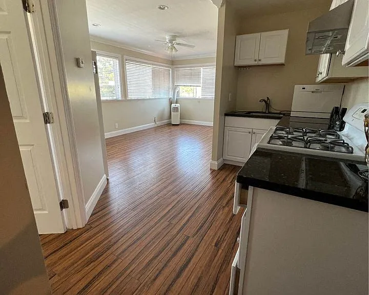 1001 El Camino Real Menlo Park, CA 94025 — Photo 1