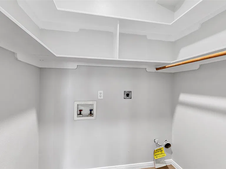 10445 Wicklowe St #1 — Photo 36