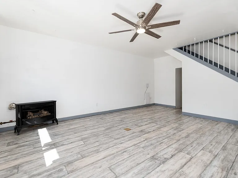 735 Colorado Blvd — Photo 9
