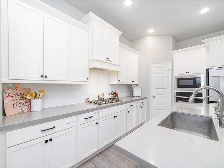 10443 Cecilia Star Ln — Photo 10