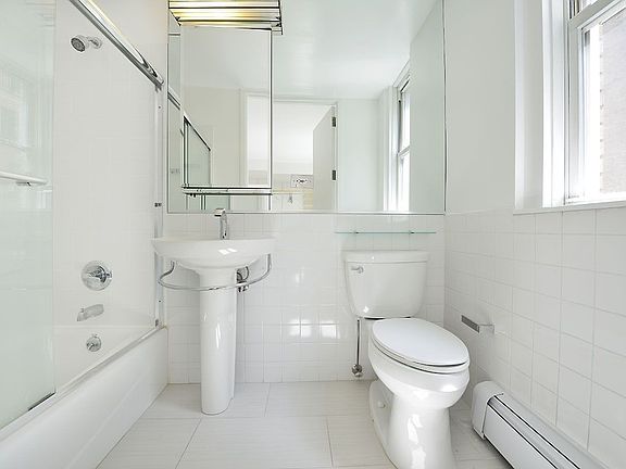 5th image of 40 W 55th St APT 9C